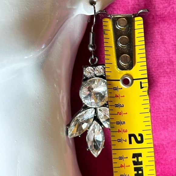 Crystal Rhinestone Glass Earrings Dangle Drop Prong Set Gunmetal Rivoli 4088 B - Picture 6 of 8